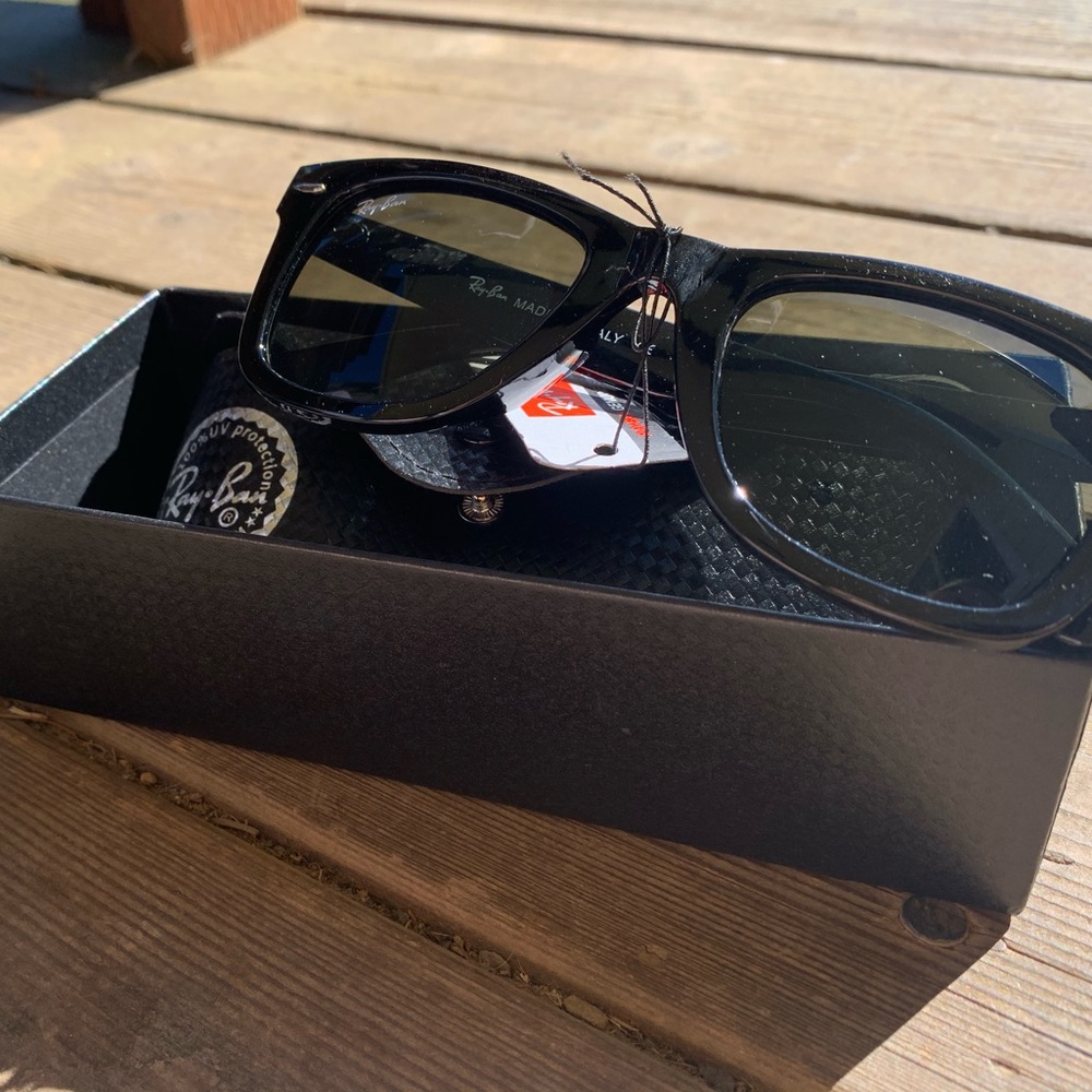 Womens ray Ban  sunglasses new